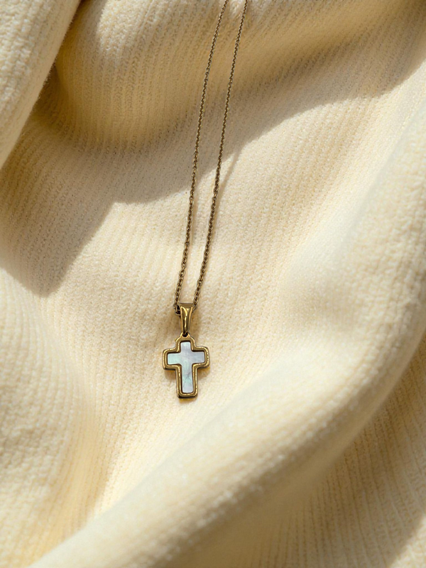 Lambi cross necklace